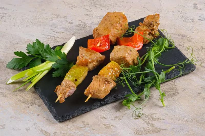Шашлычок из свинины с овощами