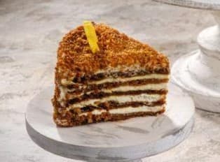 Пирожное Медовик карамельный